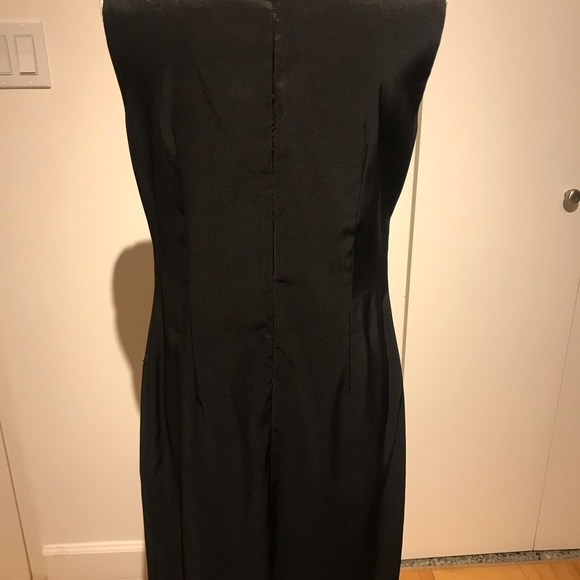 Knee high Black dress with front zipper detail - Picture 3 of 4